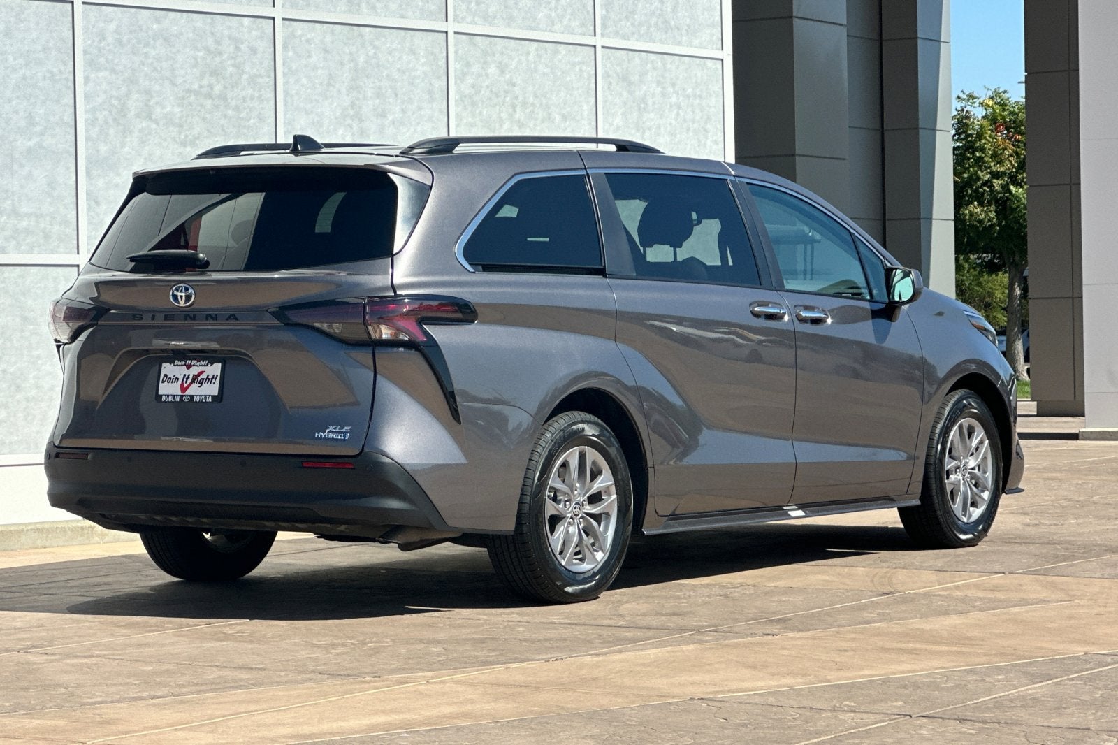 2024 Toyota Sienna XLE 8 Passenger