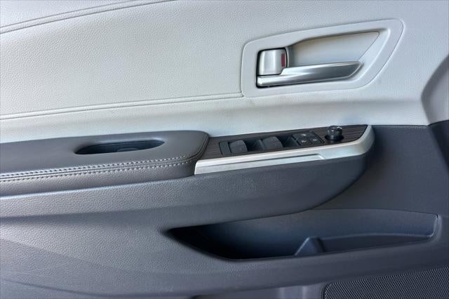 2024 Toyota Sienna XLE 8 Passenger
