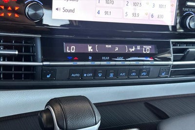 2024 Toyota Sienna XLE 8 Passenger