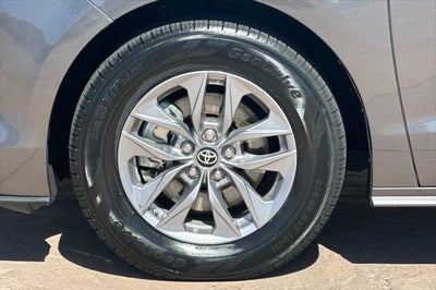 2024 Toyota Sienna XLE 8 Passenger