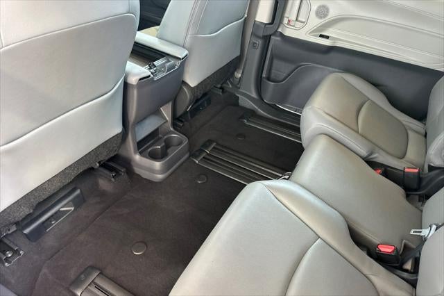 2024 Toyota Sienna XLE 8 Passenger