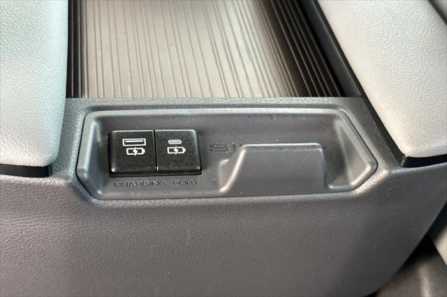 2024 Toyota Sienna XLE 8 Passenger