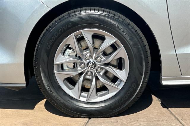 2024 Toyota Sienna XLE 8 Passenger