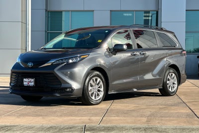 2025 Toyota Sienna XLE 8 Passenger