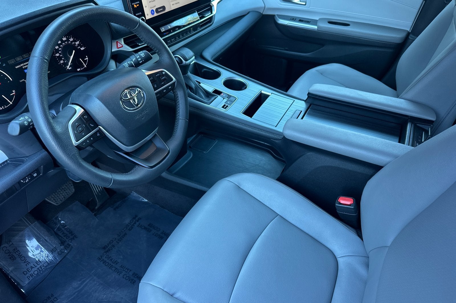 2025 Toyota Sienna XLE 8 Passenger
