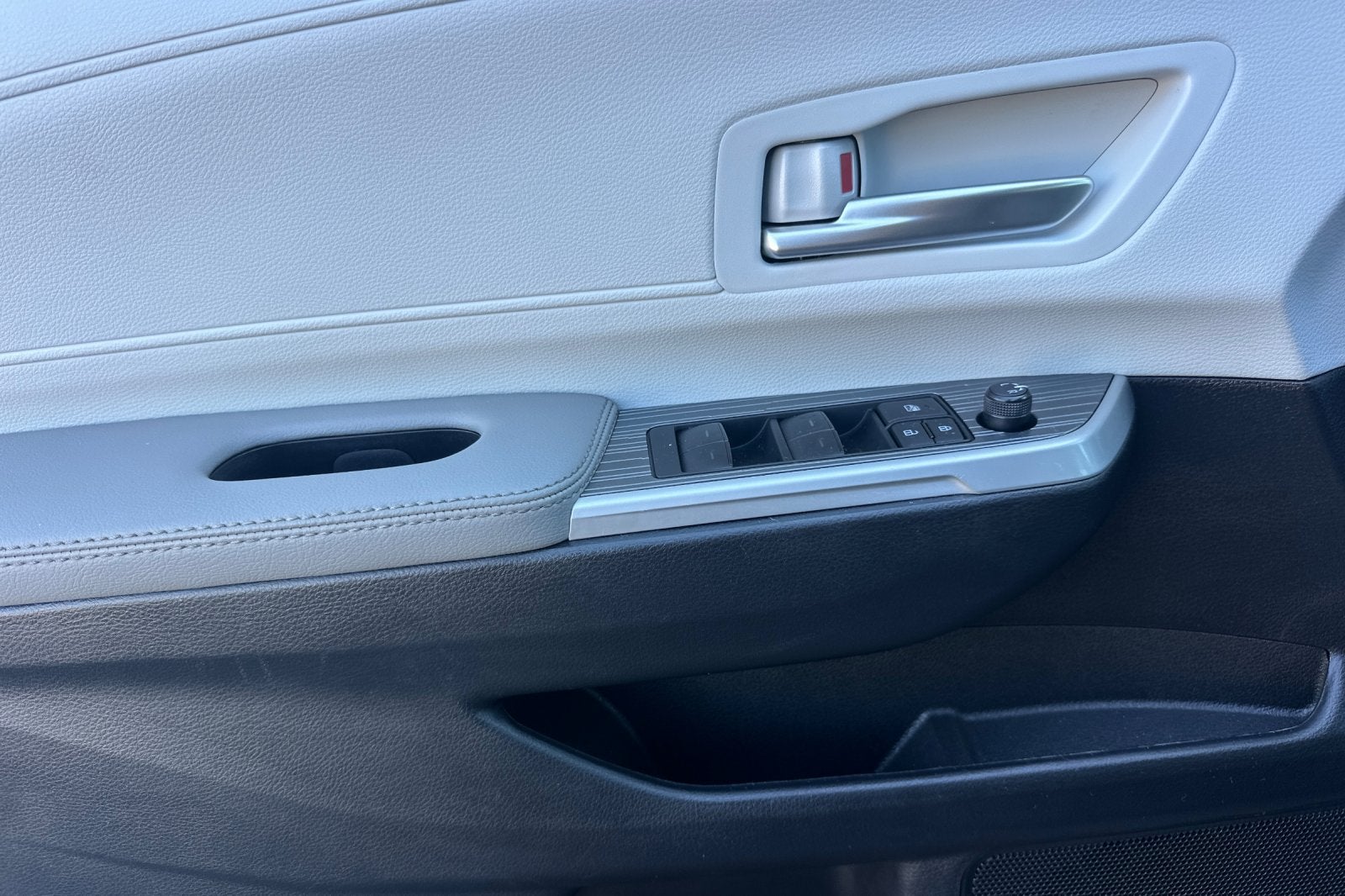 2025 Toyota Sienna XLE 8 Passenger