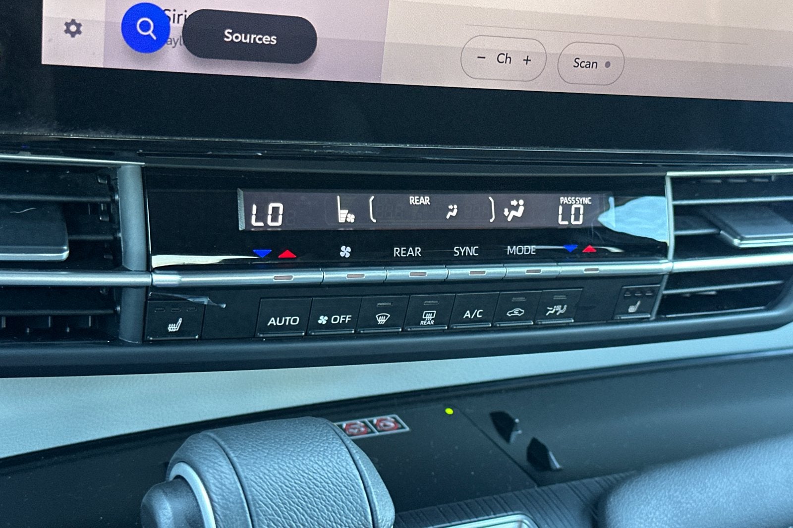 2025 Toyota Sienna XLE 8 Passenger