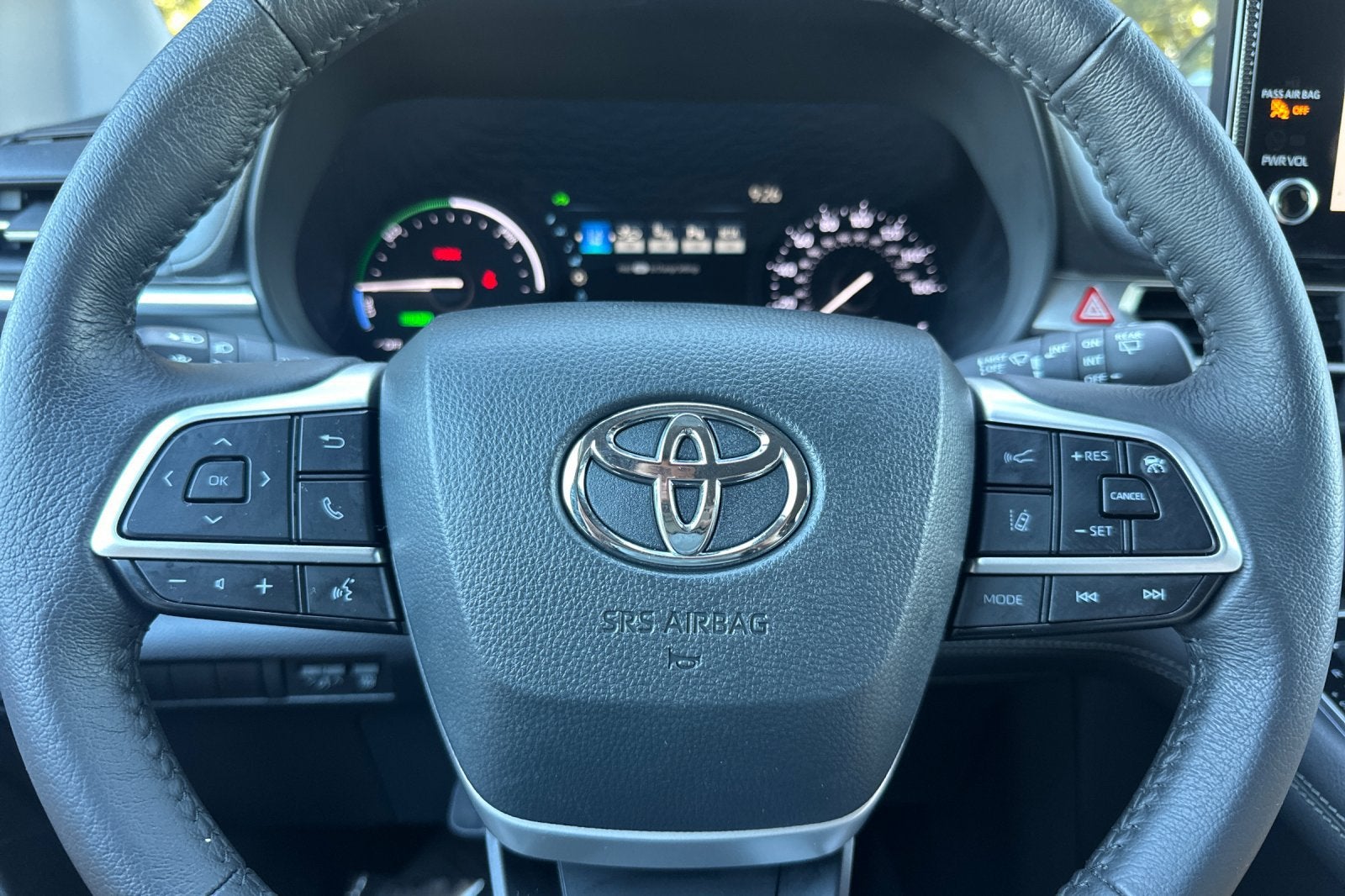2025 Toyota Sienna XLE 8 Passenger