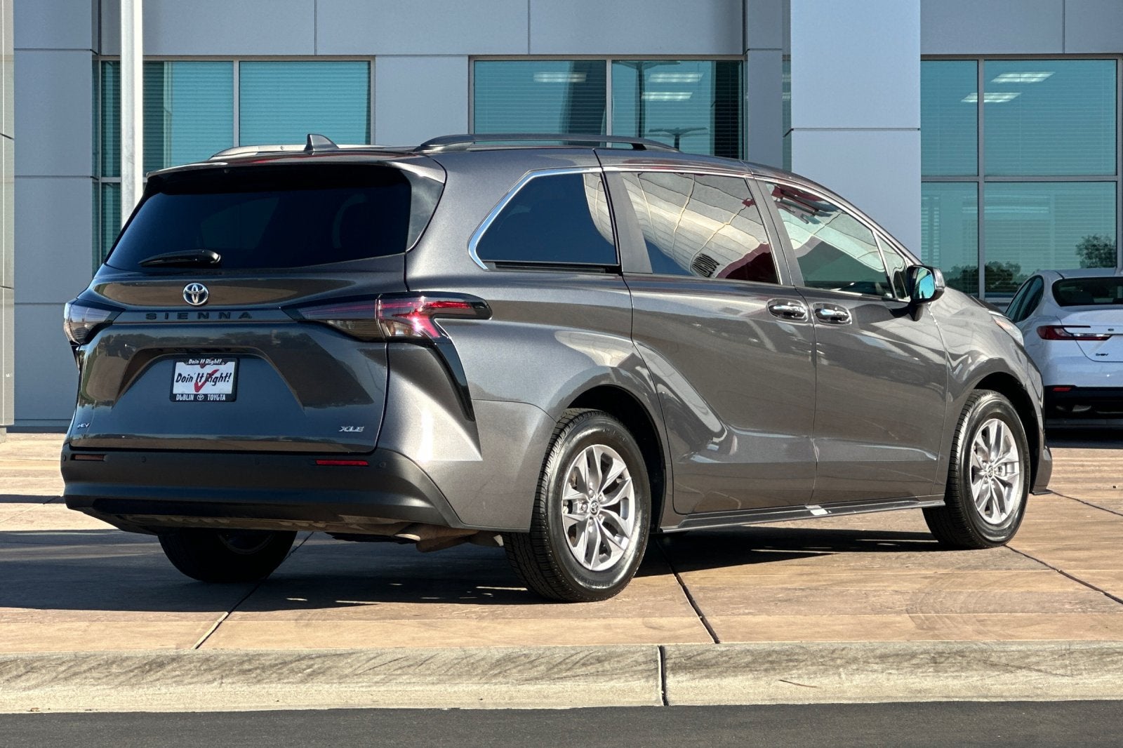 2025 Toyota Sienna XLE 8 Passenger