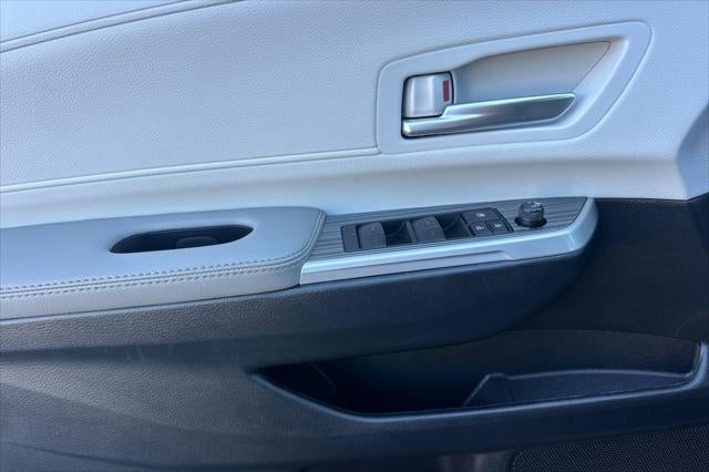 2025 Toyota Sienna XLE 8 Passenger