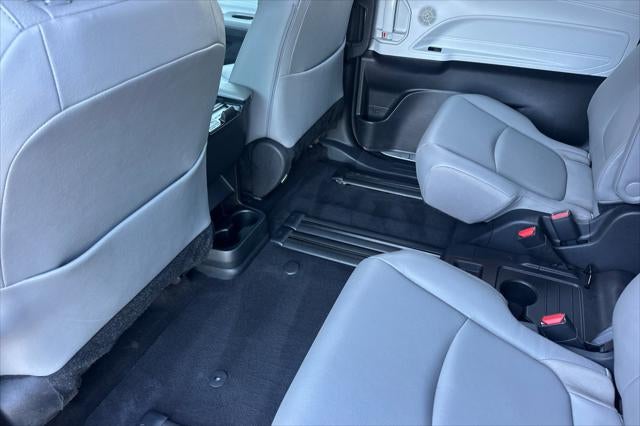 2025 Toyota Sienna XLE 8 Passenger