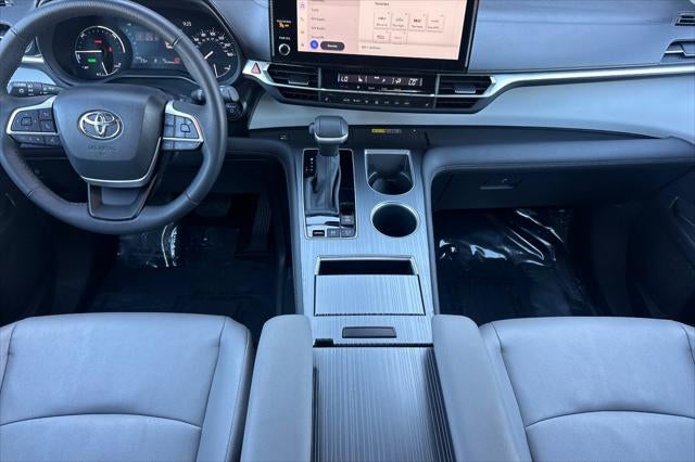 2025 Toyota Sienna XLE 8 Passenger
