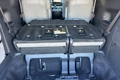 2025 Toyota Sienna XLE 8 Passenger