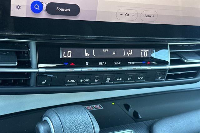 2025 Toyota Sienna XLE 8 Passenger