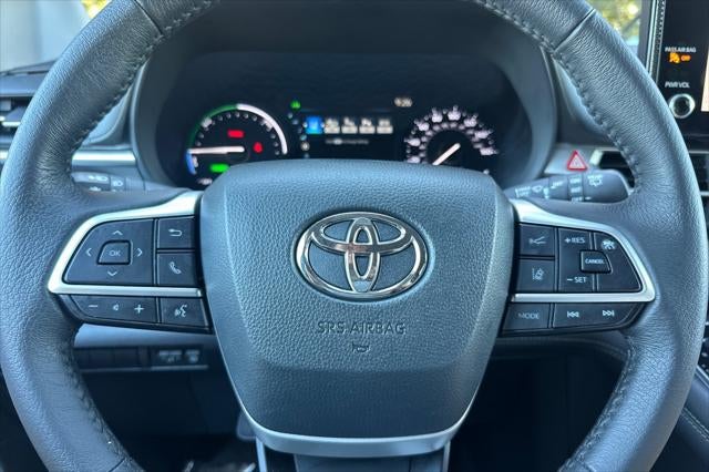 2025 Toyota Sienna XLE 8 Passenger