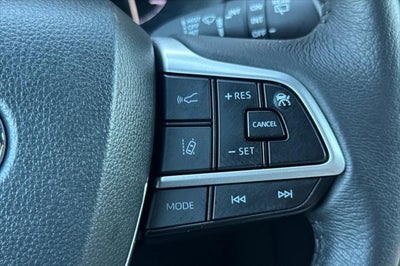 2025 Toyota Sienna XLE 8 Passenger