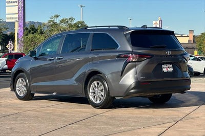 2025 Toyota Sienna XLE 8 Passenger