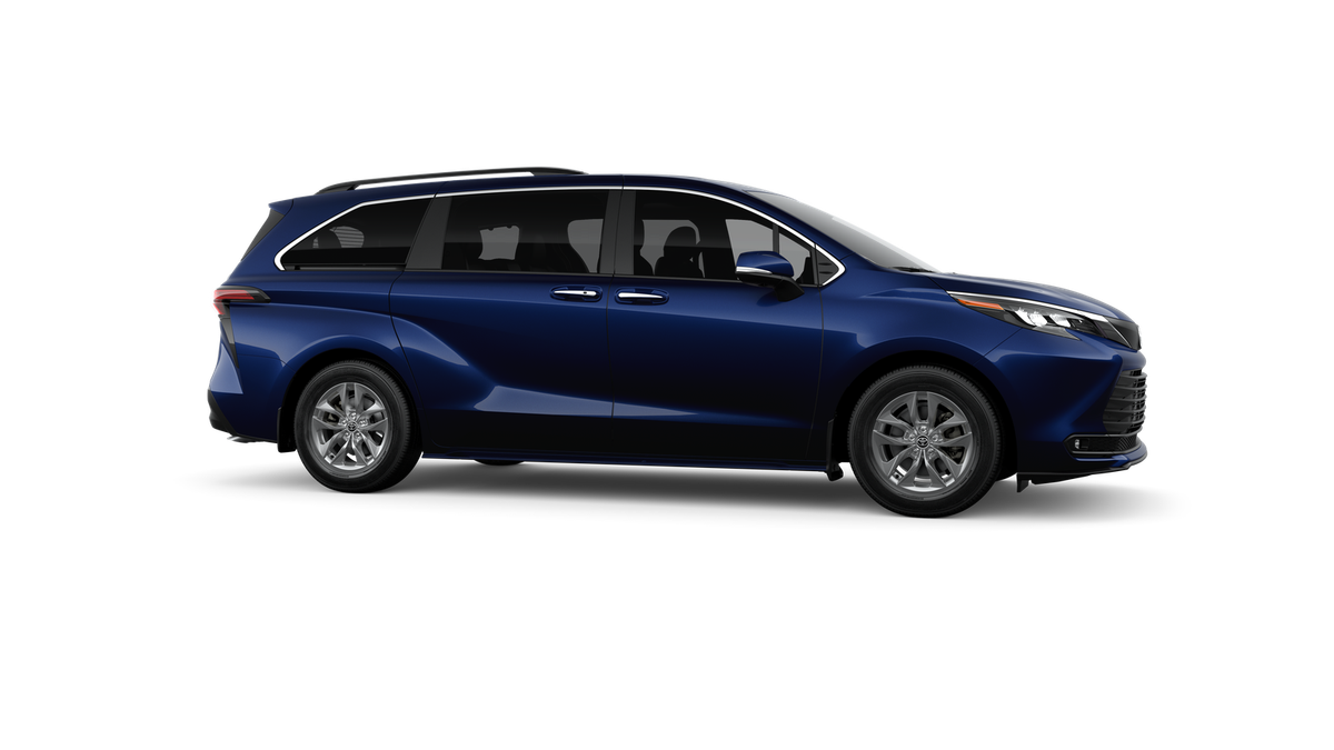 2026 Toyota Sienna XLE 8 Passenger