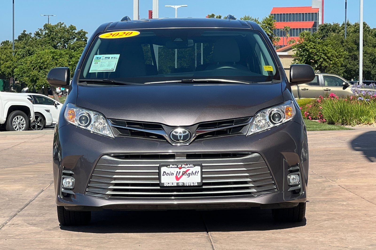 2020 Toyota Sienna XLE 8 Passenger