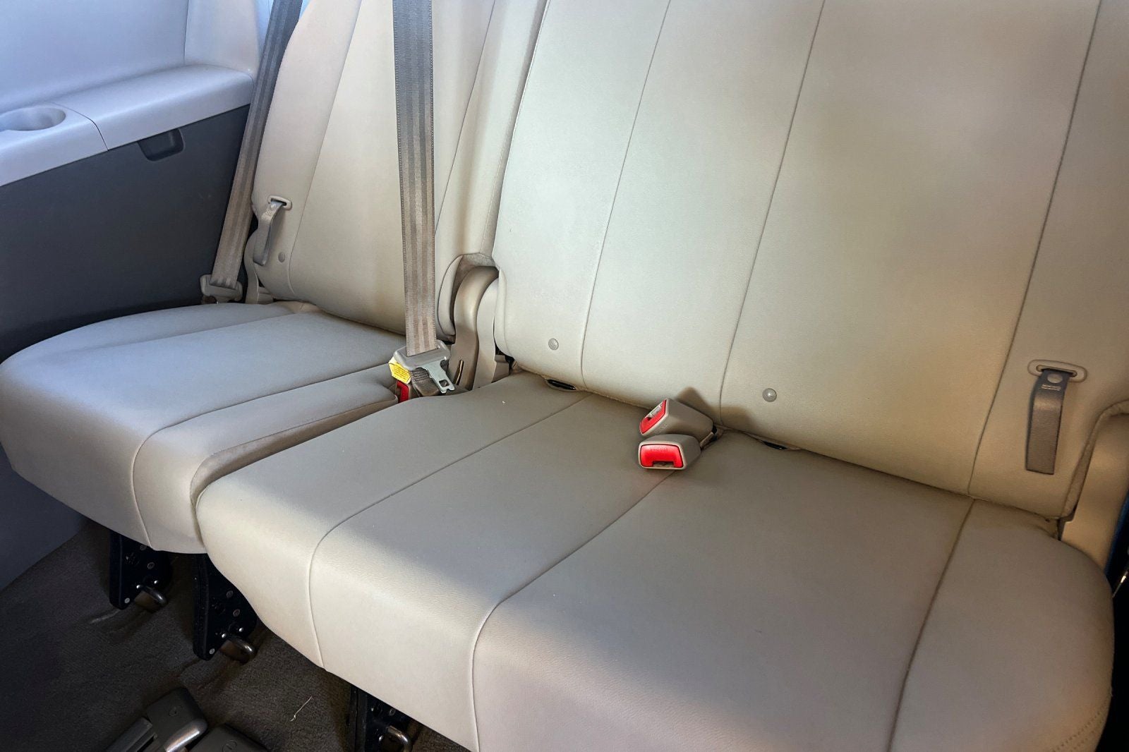 2020 Toyota Sienna XLE 8 Passenger