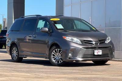 2020 Toyota Sienna XLE 8 Passenger