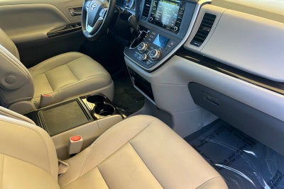 2020 Toyota Sienna XLE 8 Passenger