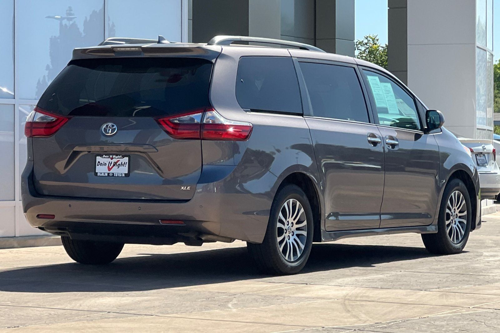 2020 Toyota Sienna XLE 8 Passenger
