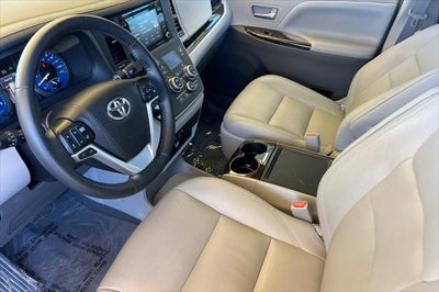 2020 Toyota Sienna XLE 8 Passenger
