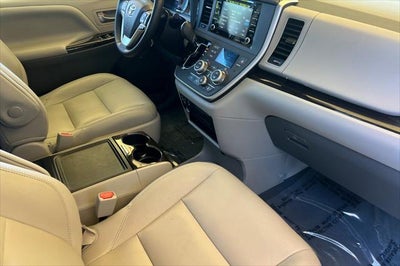 2020 Toyota Sienna XLE 8 Passenger