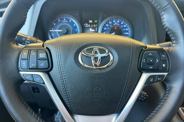 2020 Toyota Sienna XLE 8 Passenger