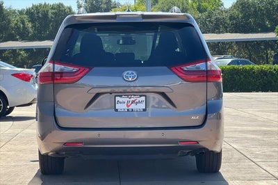 2020 Toyota Sienna XLE 8 Passenger