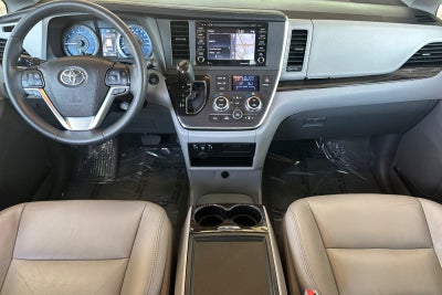 2018 Toyota Sienna XLE 8 Passenger