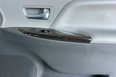 2018 Toyota Sienna XLE 8 Passenger