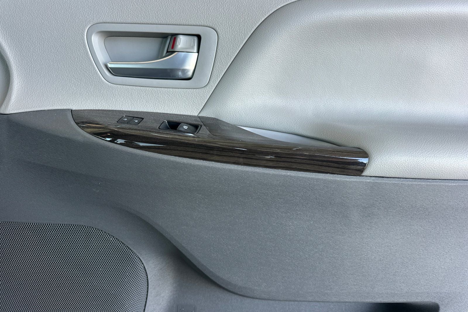 2018 Toyota Sienna XLE 8 Passenger