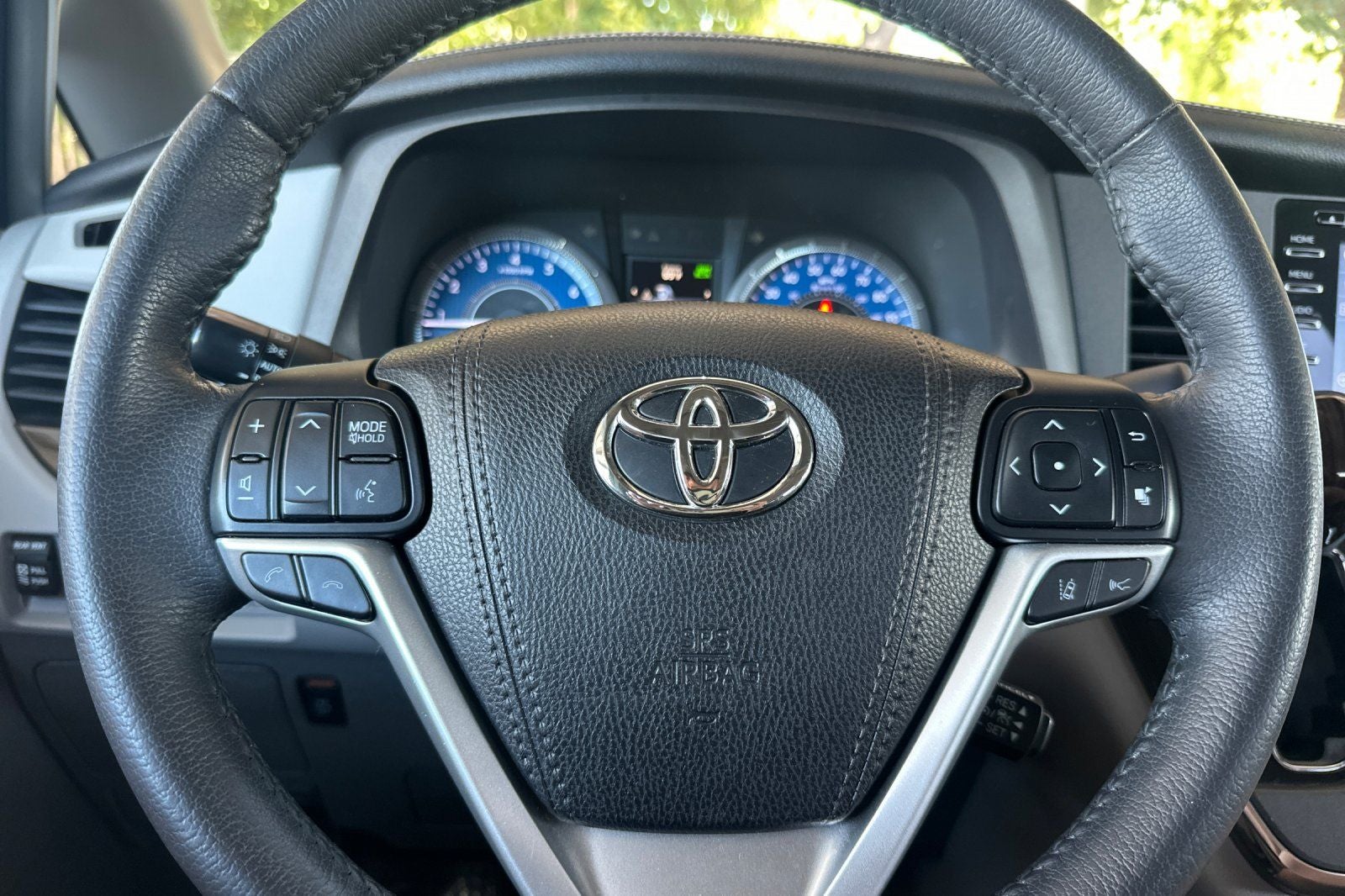 2018 Toyota Sienna XLE 8 Passenger