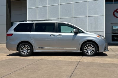 2018 Toyota Sienna XLE 8 Passenger