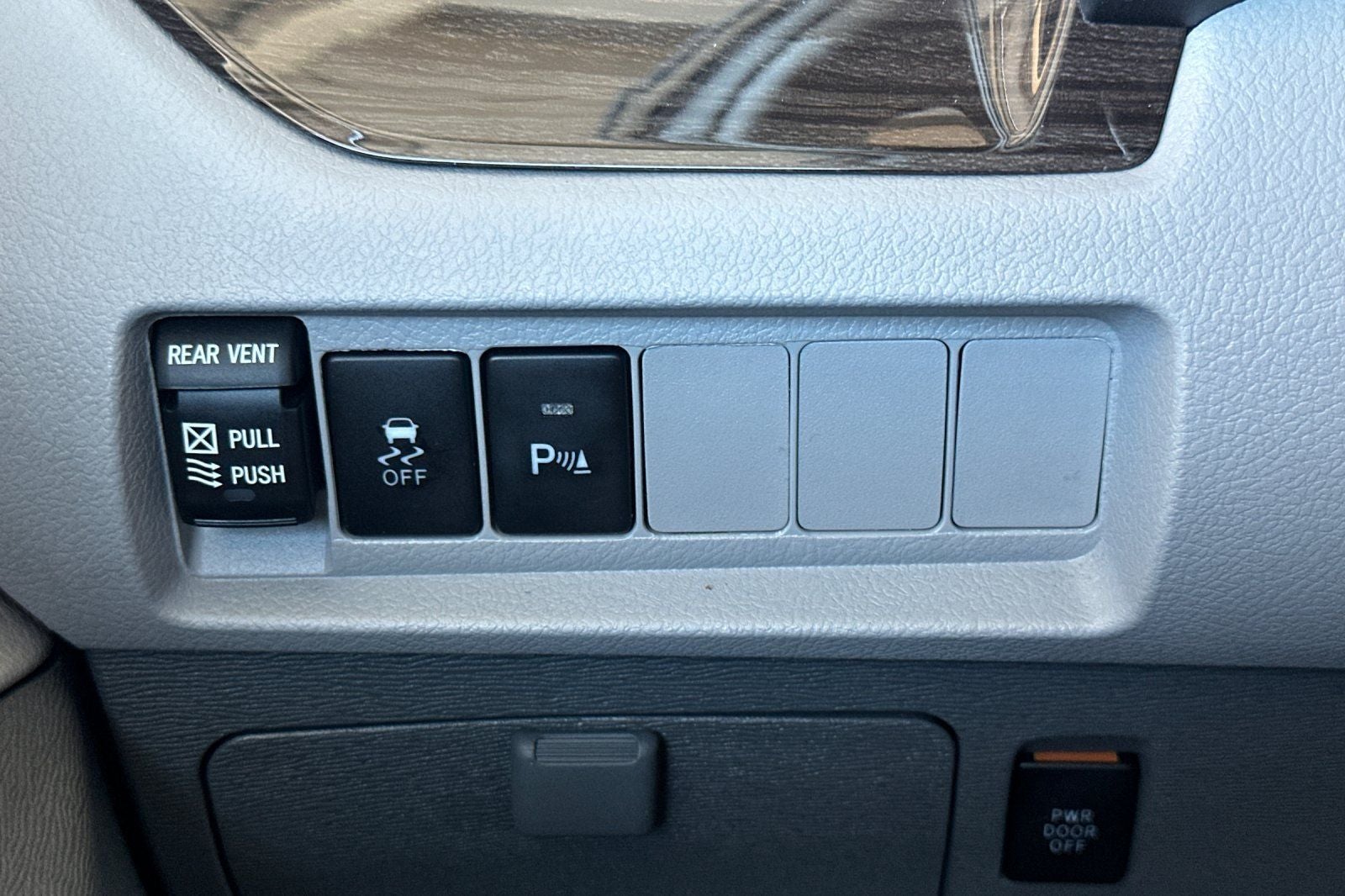 2018 Toyota Sienna XLE 8 Passenger