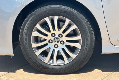2018 Toyota Sienna XLE 8 Passenger