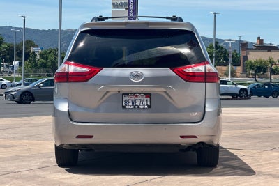 2018 Toyota Sienna XLE 8 Passenger