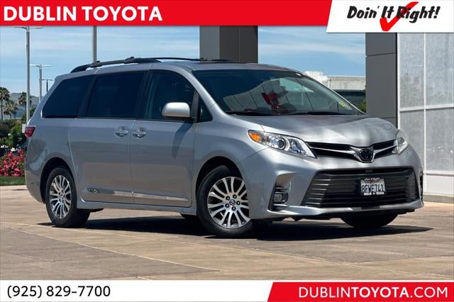 2018 Toyota Sienna XLE 8 Passenger