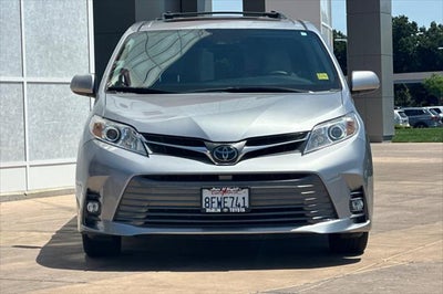 2018 Toyota Sienna XLE 8 Passenger