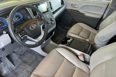 2018 Toyota Sienna XLE 8 Passenger
