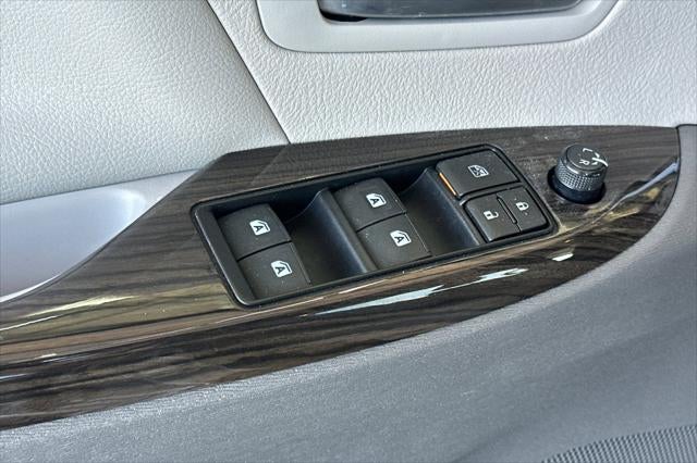 2018 Toyota Sienna XLE 8 Passenger