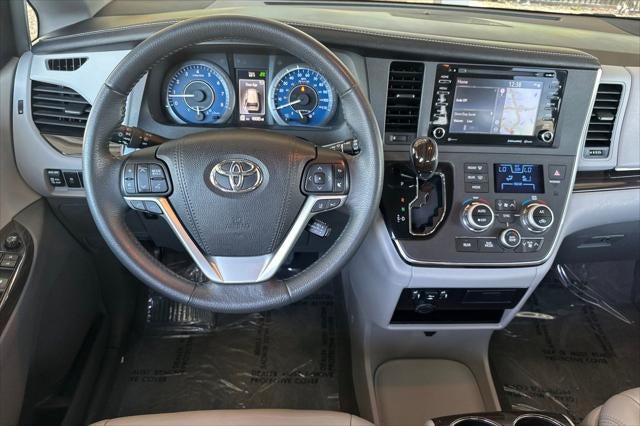2018 Toyota Sienna XLE 8 Passenger