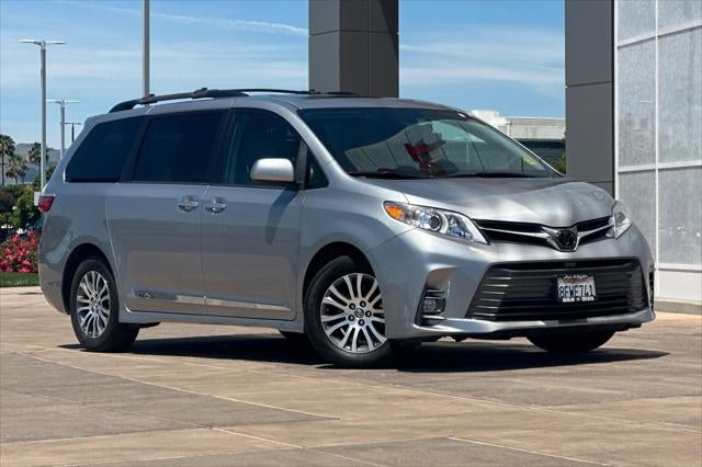 2018 Toyota Sienna XLE 8 Passenger