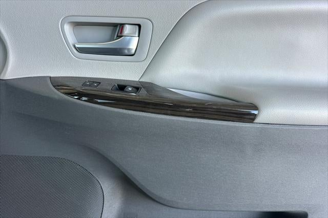2018 Toyota Sienna XLE 8 Passenger