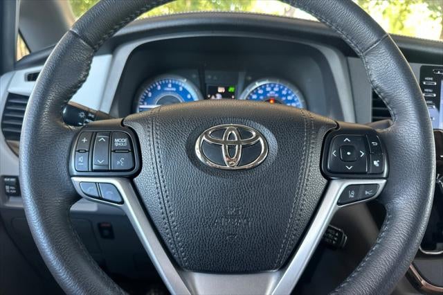 2018 Toyota Sienna XLE 8 Passenger