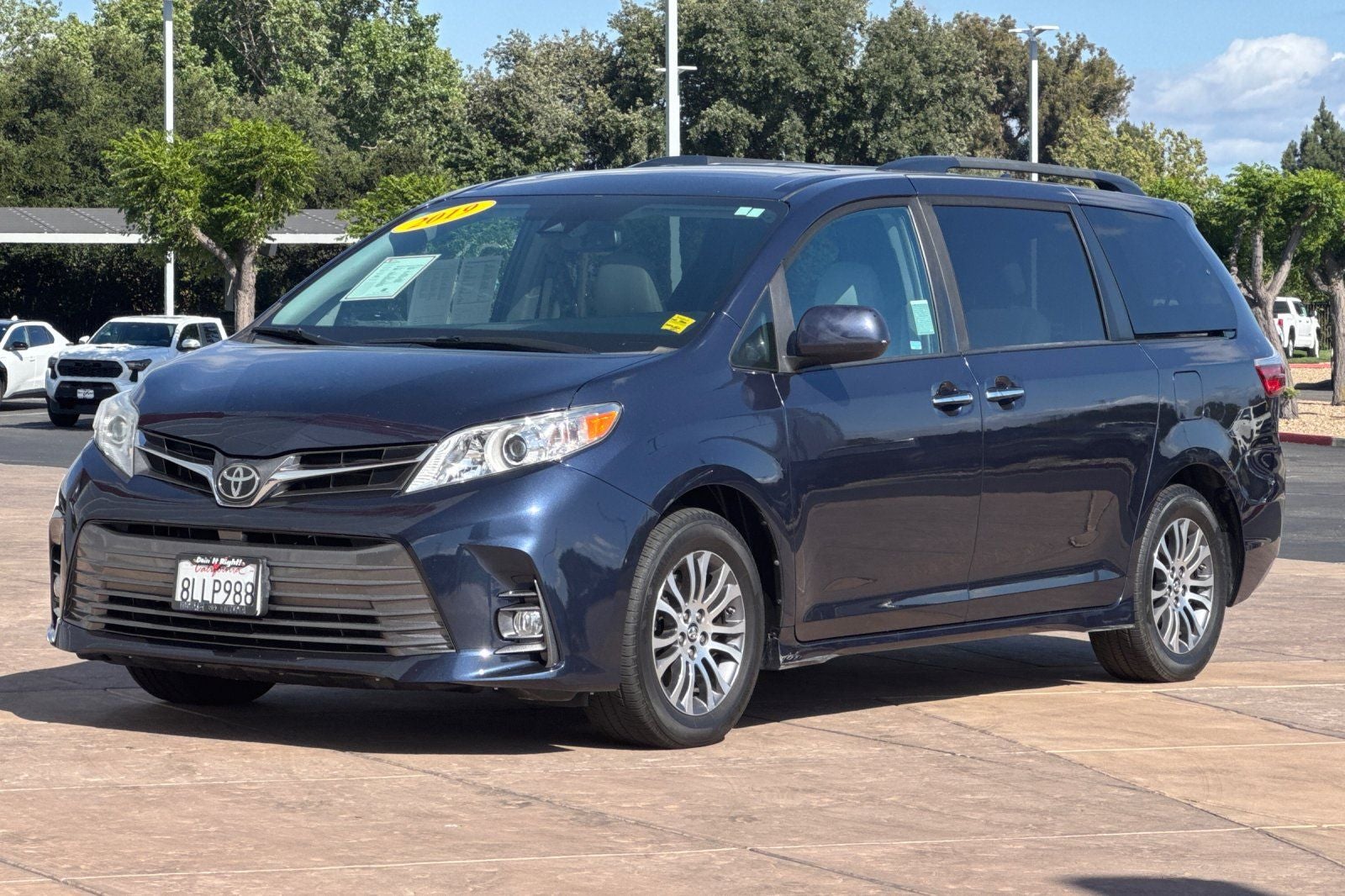 2019 Toyota Sienna XLE 8 Passenger