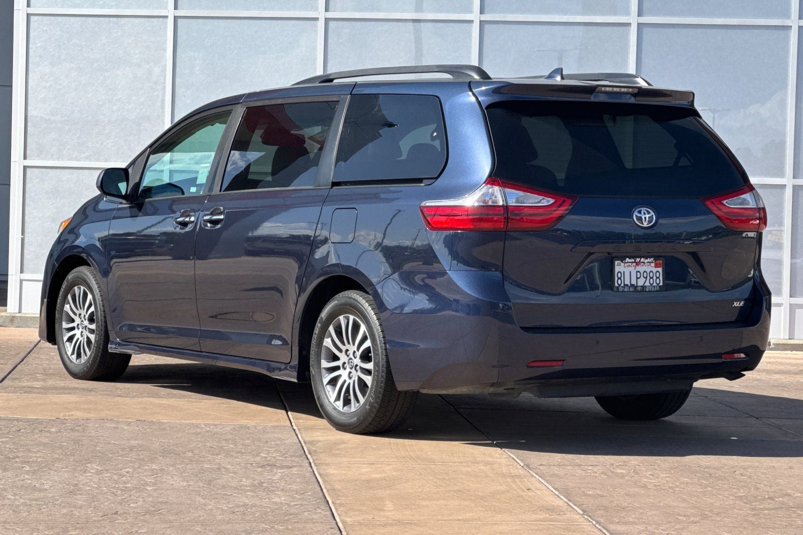 2019 Toyota Sienna XLE 8 Passenger