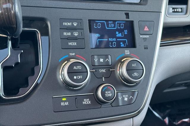 2019 Toyota Sienna XLE 8 Passenger
